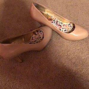 Madden Girl nude pumps